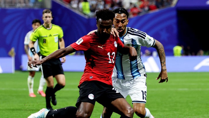 Responsable del arbitraje en la FIFA se pronunció sobre las polémicas durante el partido entre Argentina y Egipto