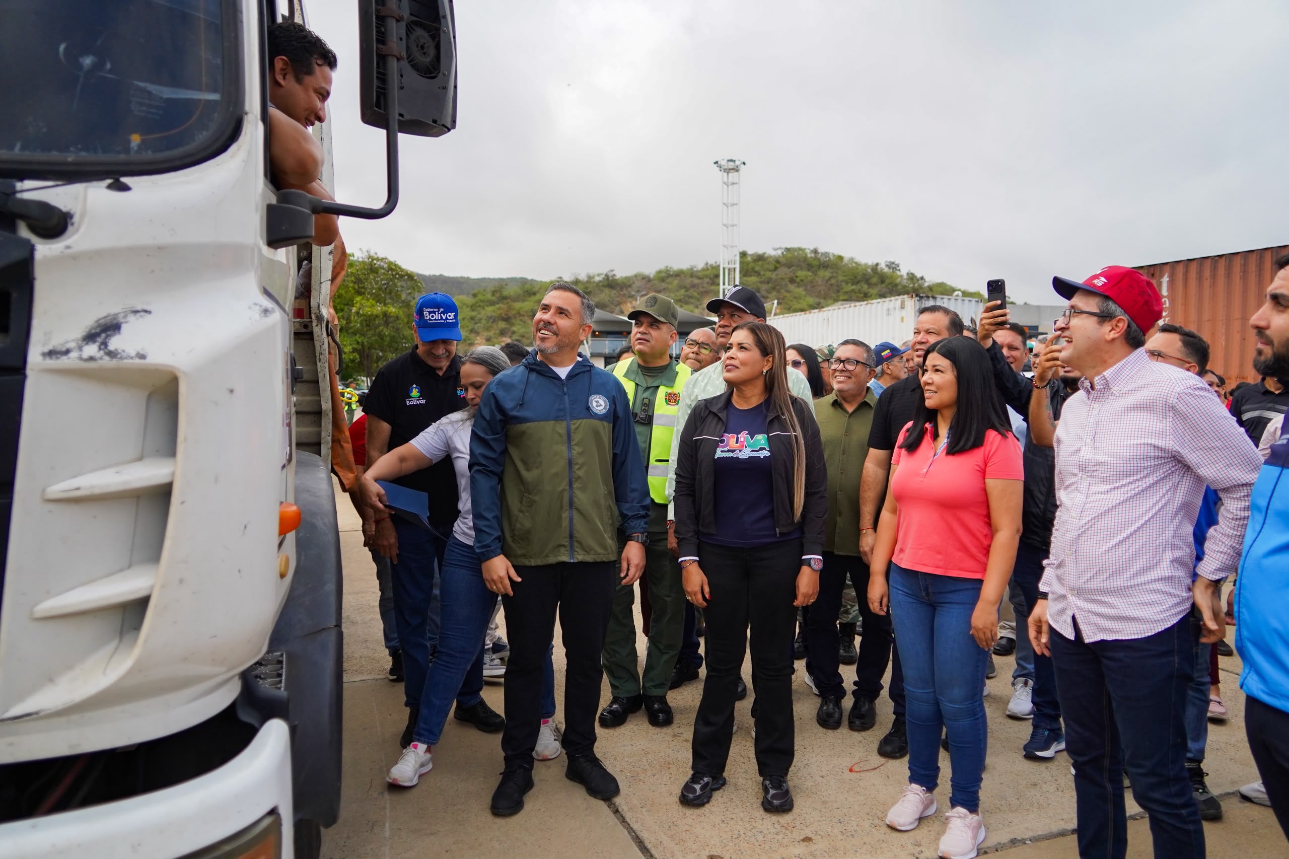 Estados orientales envían más de 450 toneladas de ayuda humanitaria vía marítima desde Anzoátegui a la región central del país