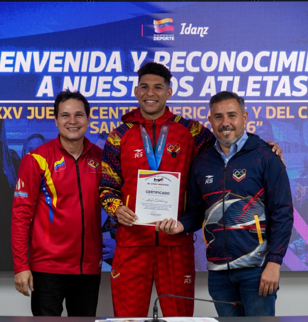 Gobernador Luis Marcano recibió y felicitó a atletas anzoatiguenses tras su destacada participación en Santo Domingo 2026